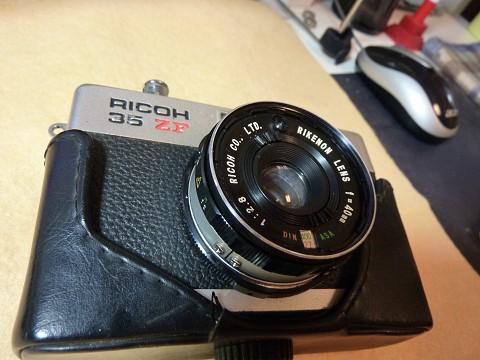 Read more about the article Pentax Ricoh / RICOH 35ZF